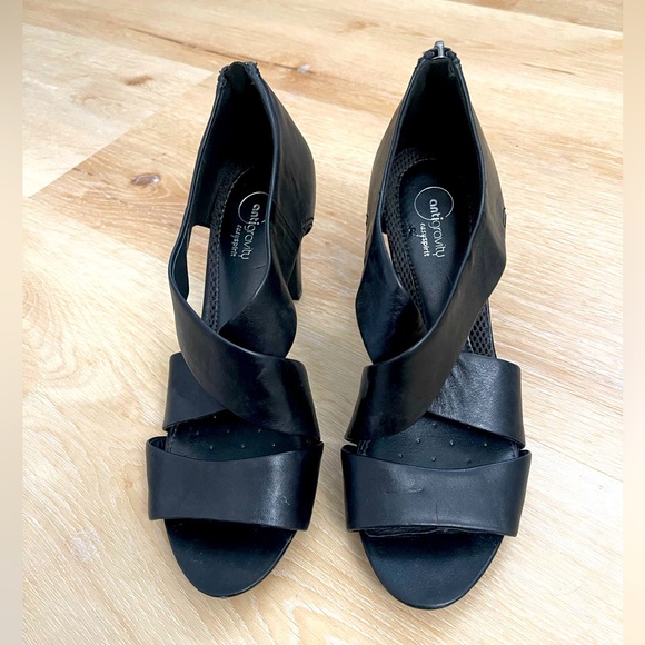 Easy Spirit Anti-Gravity High-Heeled Shoes - Picture 2 of 4